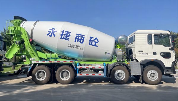 【發(fā)車(chē)新聞】重汽&凌宇攪拌車(chē)交付客戶(hù)！