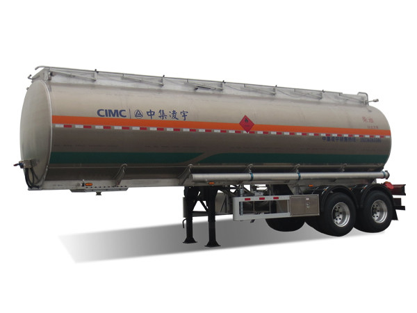 白銀一載有29噸汽油罐車(chē)側(cè)翻，油罐車(chē)防爆安全需謹(jǐn)慎